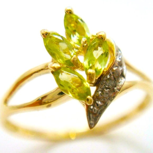 10ct gold ~ Peridot Ring ~ Size 7 - Picture 4 of 4